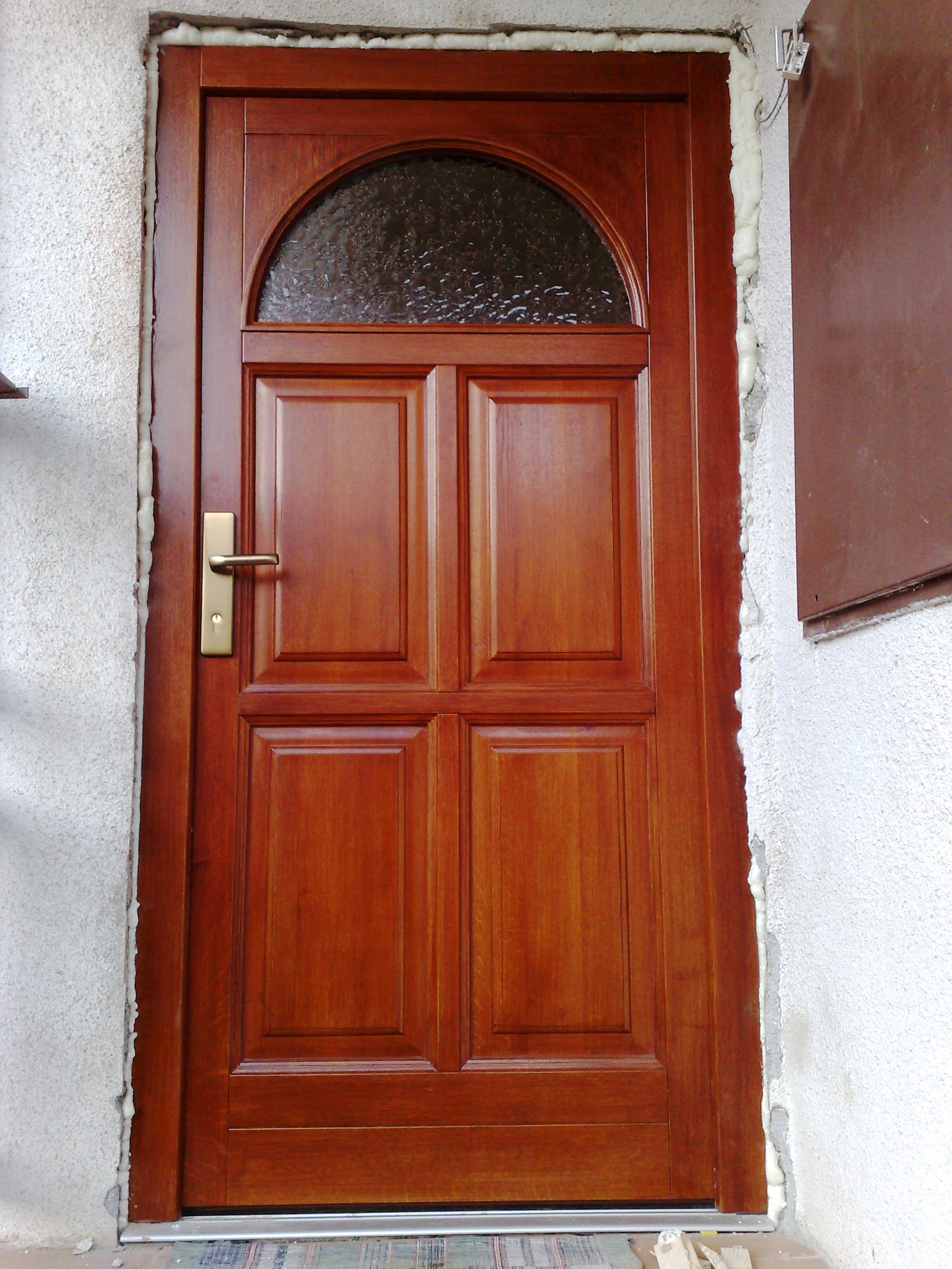 Oblúkové dubové dvere