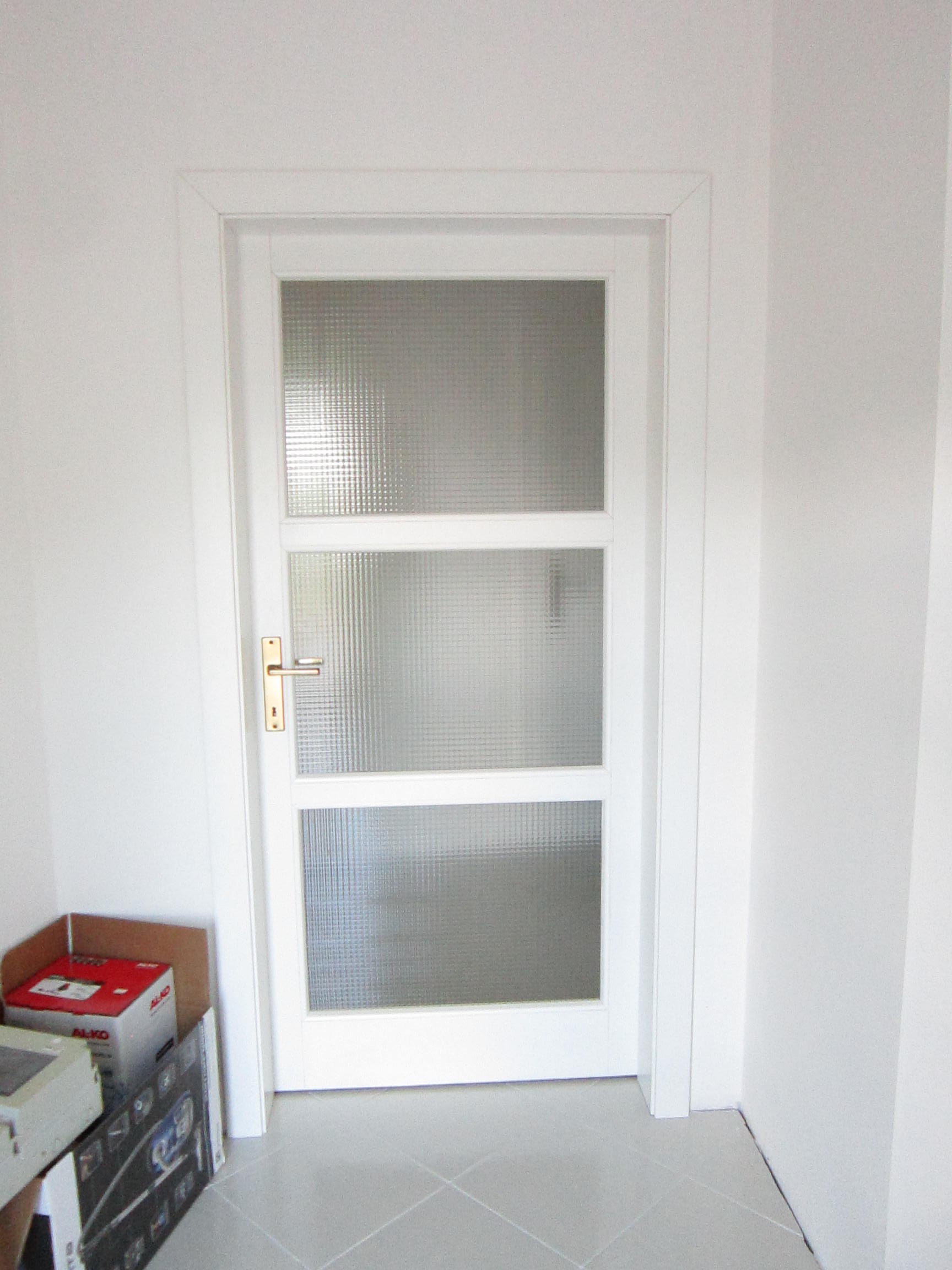 Interiérové dvere biele presklené